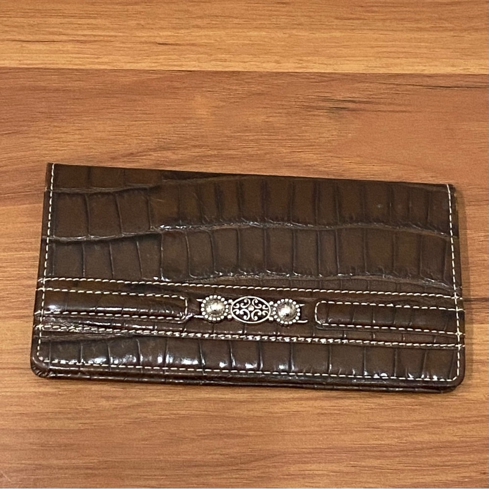 BRIGHTON Brown Embossed Croc Leather Checkbook Wallet